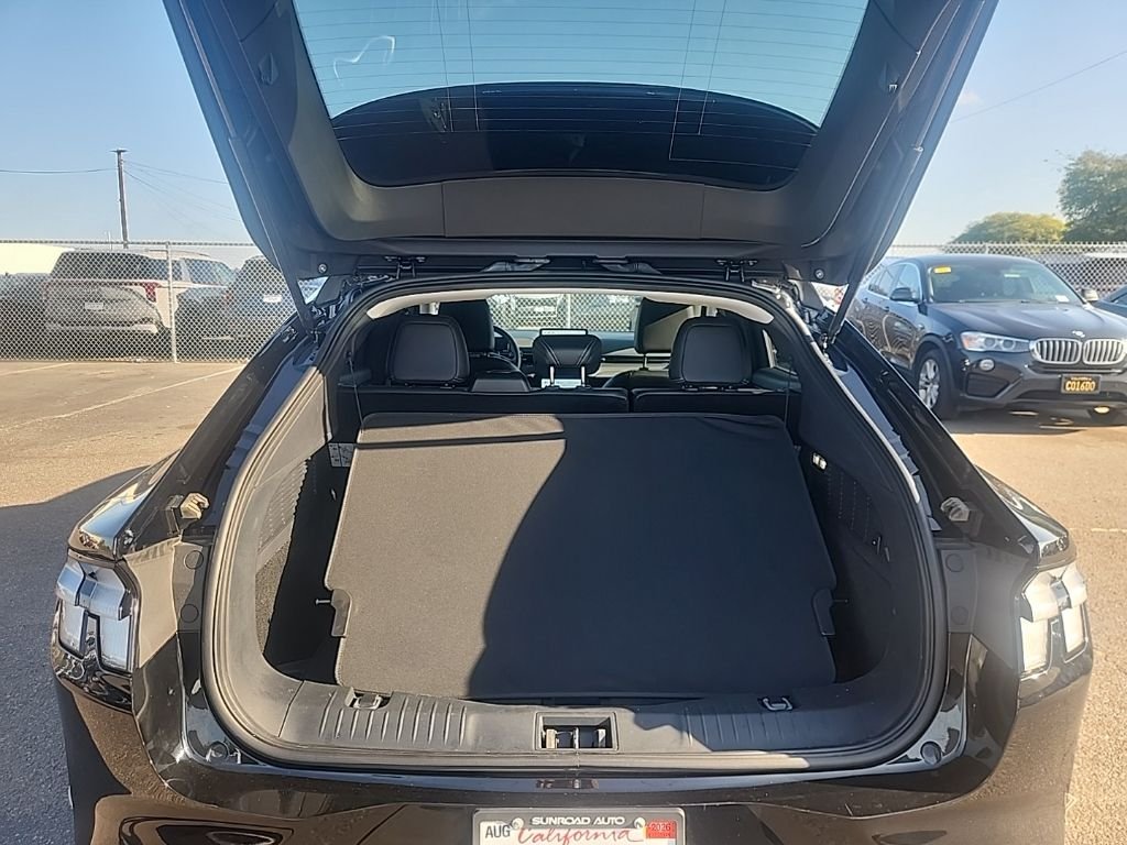 Used 2024 Black Ford Select image 17