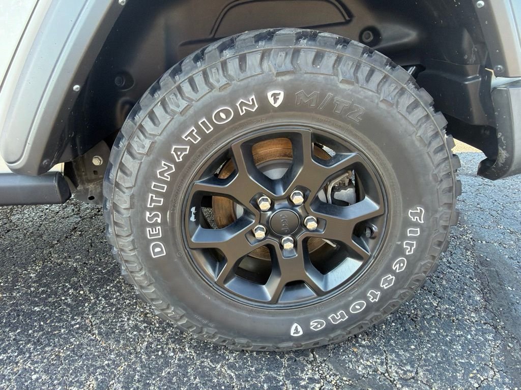Used 2023 White Jeep Sport image 14