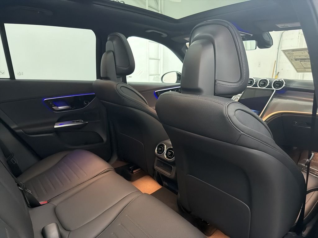 Used 2026 Black Mercedes-Benz GLC 300 image 25
