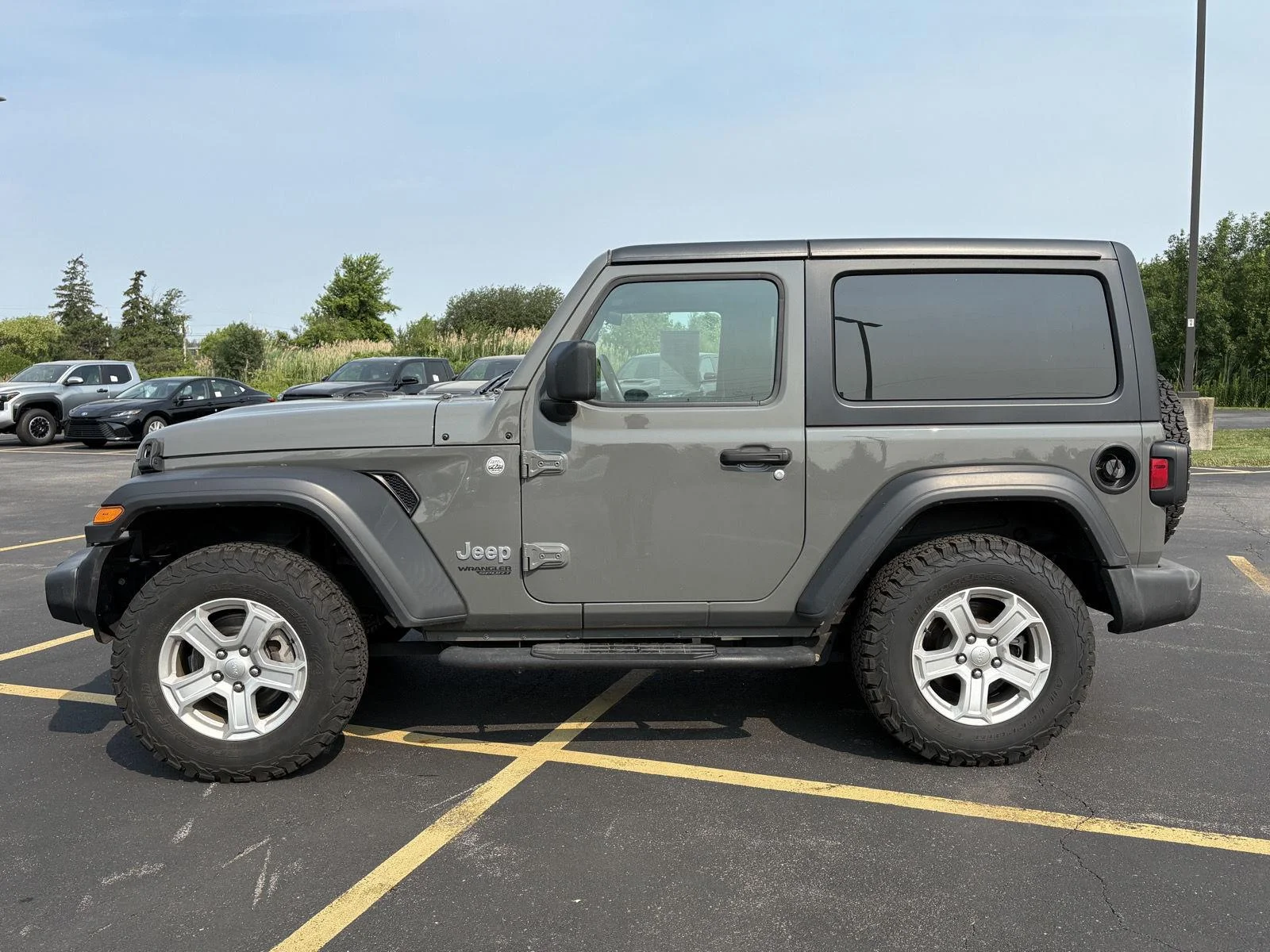 Used 2020 Sting-Gray Clearcoat Jeep Sport S image 10