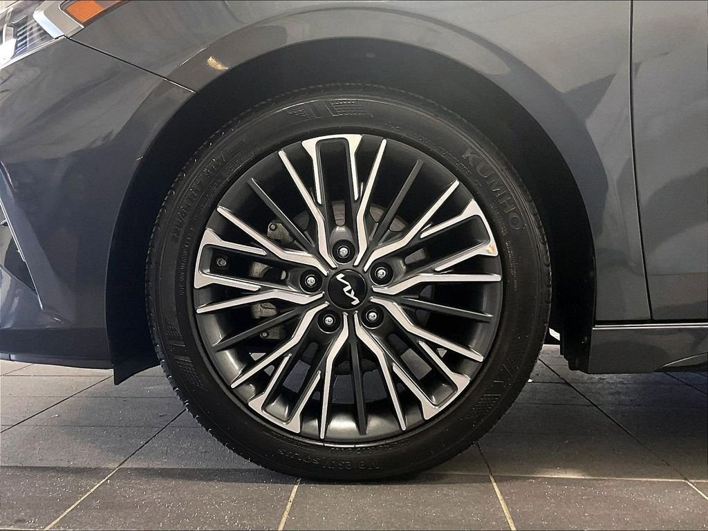 Used 2024 Gray Kia GT-Line image 7