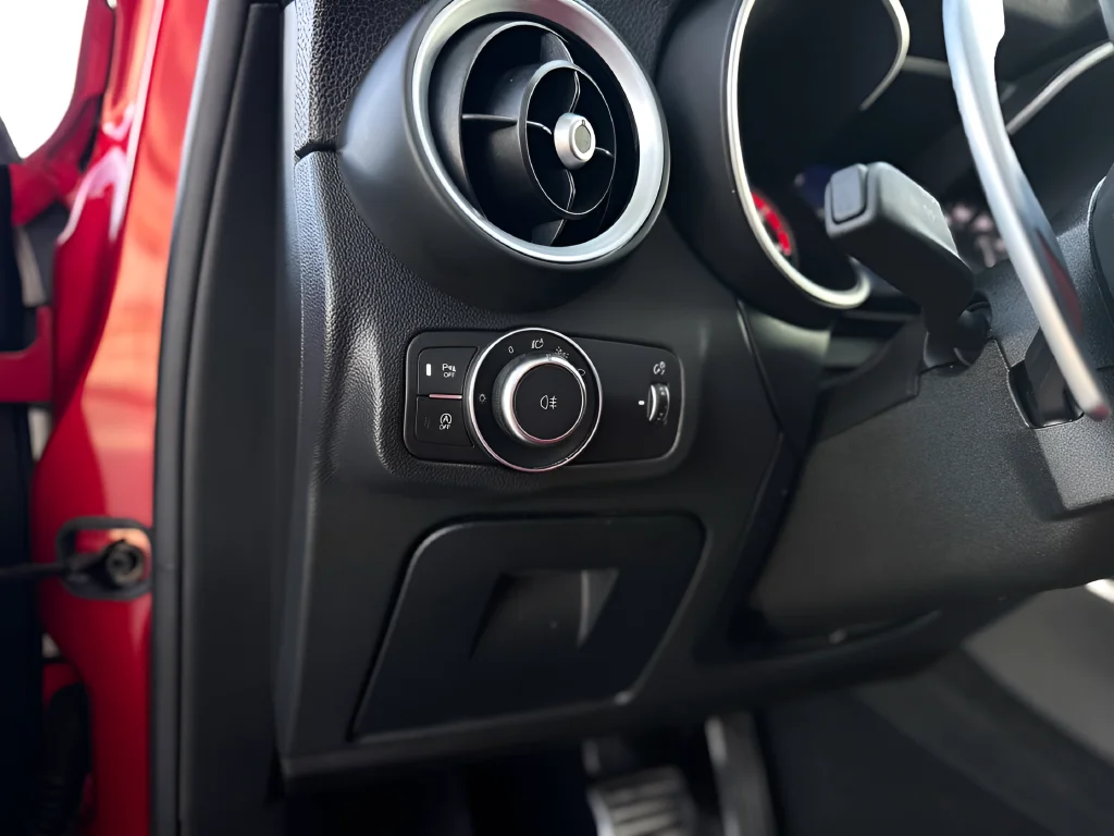 Used 2023 Red Alfa Romeo Veloce image 14