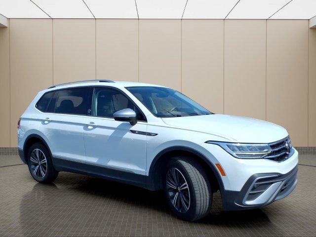 Used 2024 White Volkswagen 2.0T Wolfsburg Edition image 5