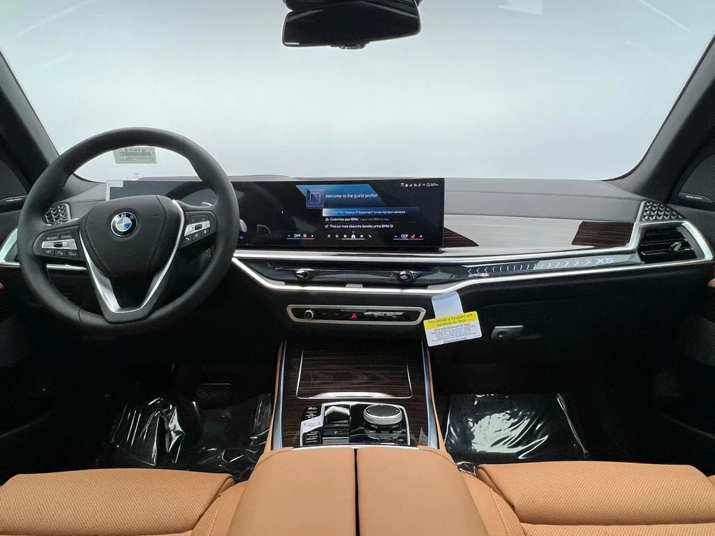 Used 2026 Skyscraper Grey Metallic BMW xDrive50e image 10