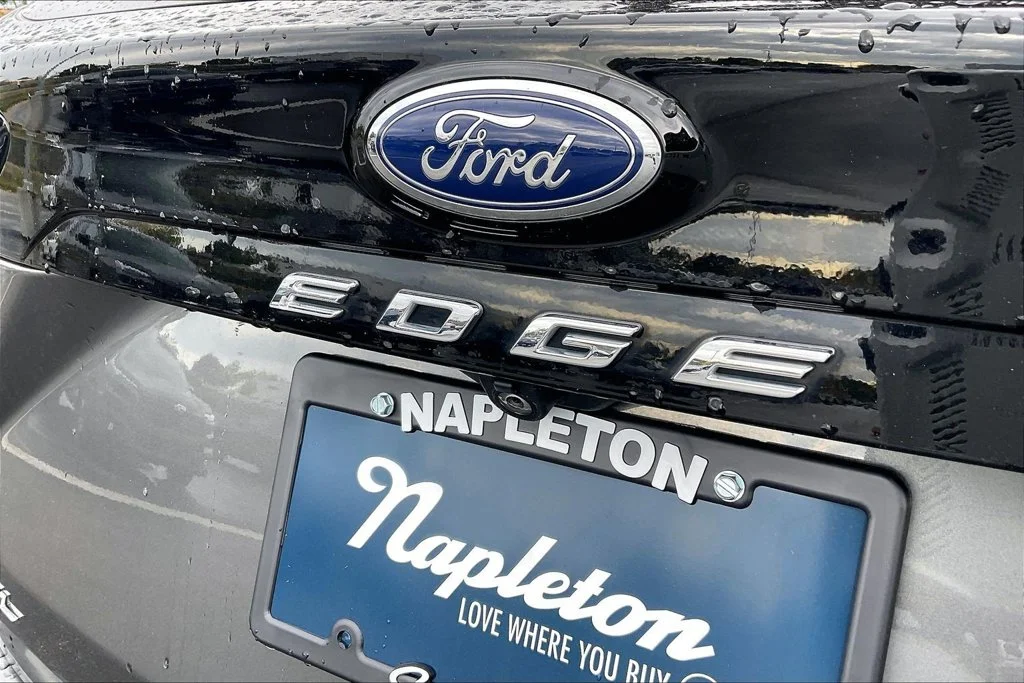 Used 2022 Gray Ford SEL image 33