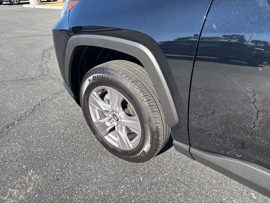 2025 Toyota RAV4 XLE - Photo 10