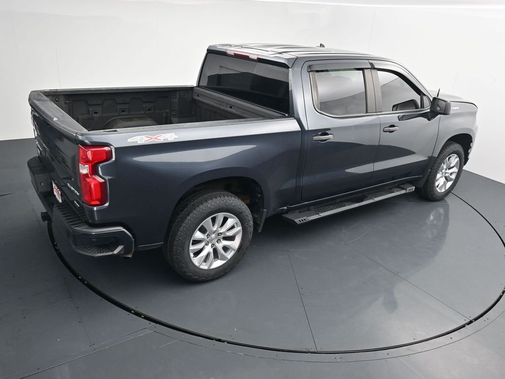 Used 2021 Gray Chevrolet Custom image 28