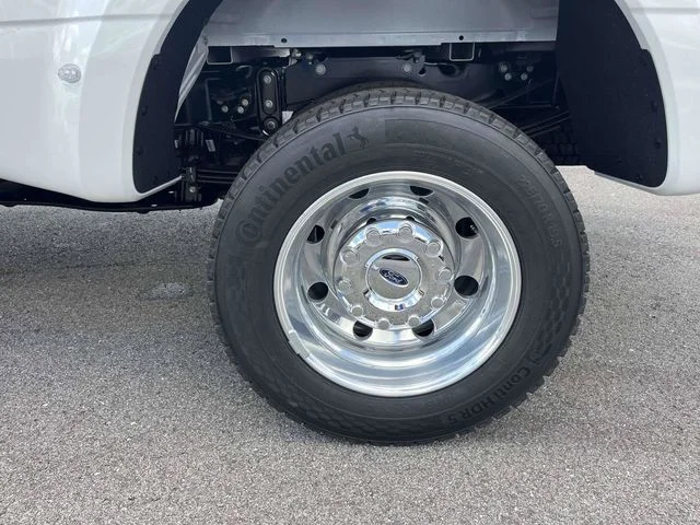 New 2026 White Ford Platinum image 7