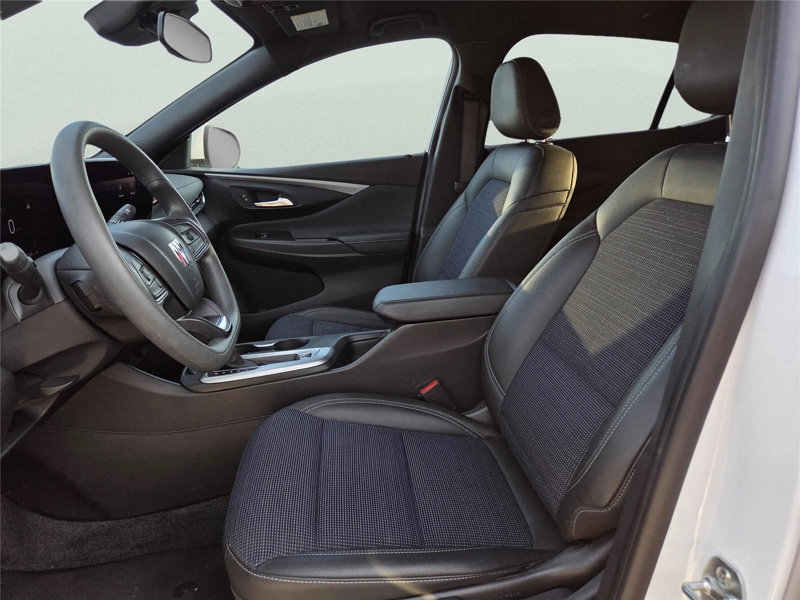 Used 2025 Summit White Buick Preferred image 12