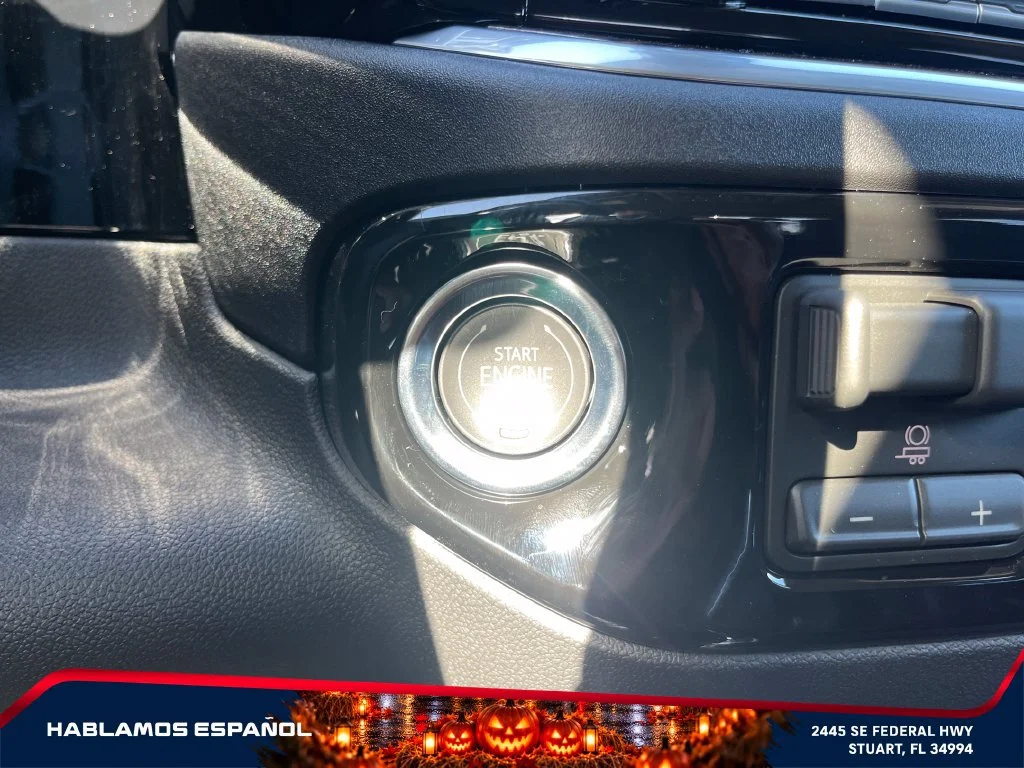 New 2026 Summit White GMC SLT image 28