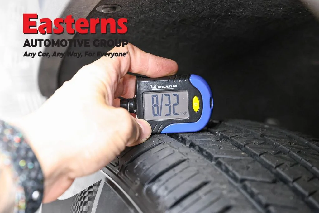 Used 2022 Black GMC SLE image 30