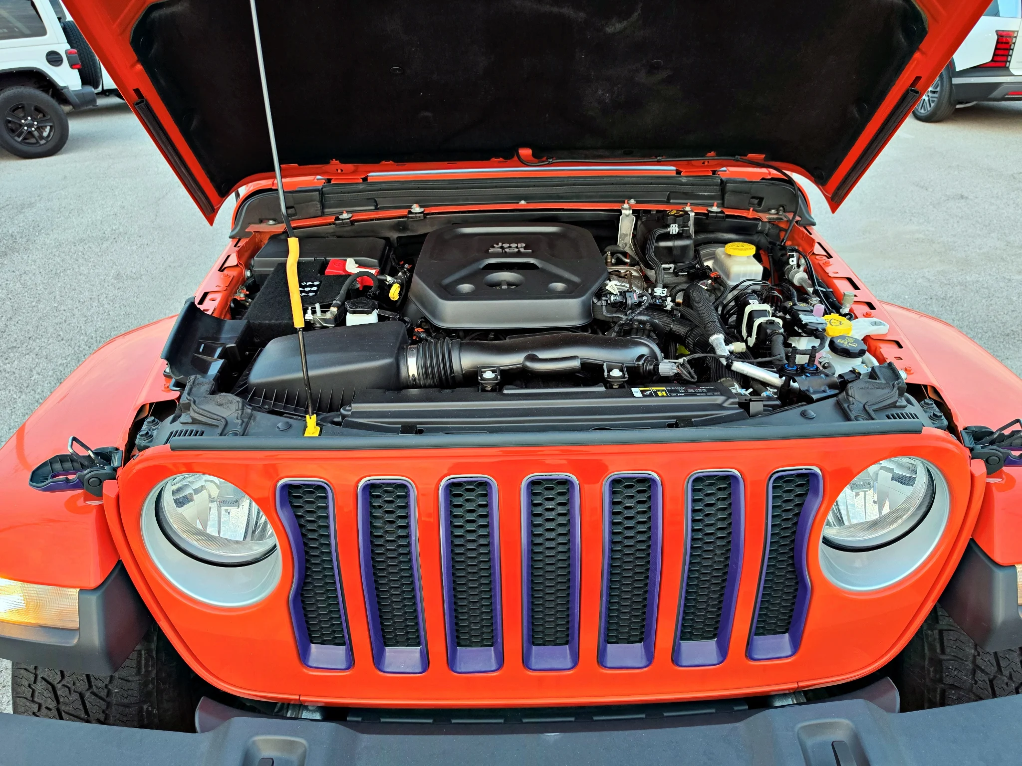 Used 2019 Punkn Metallic Clearcoat Jeep Sahara image 26