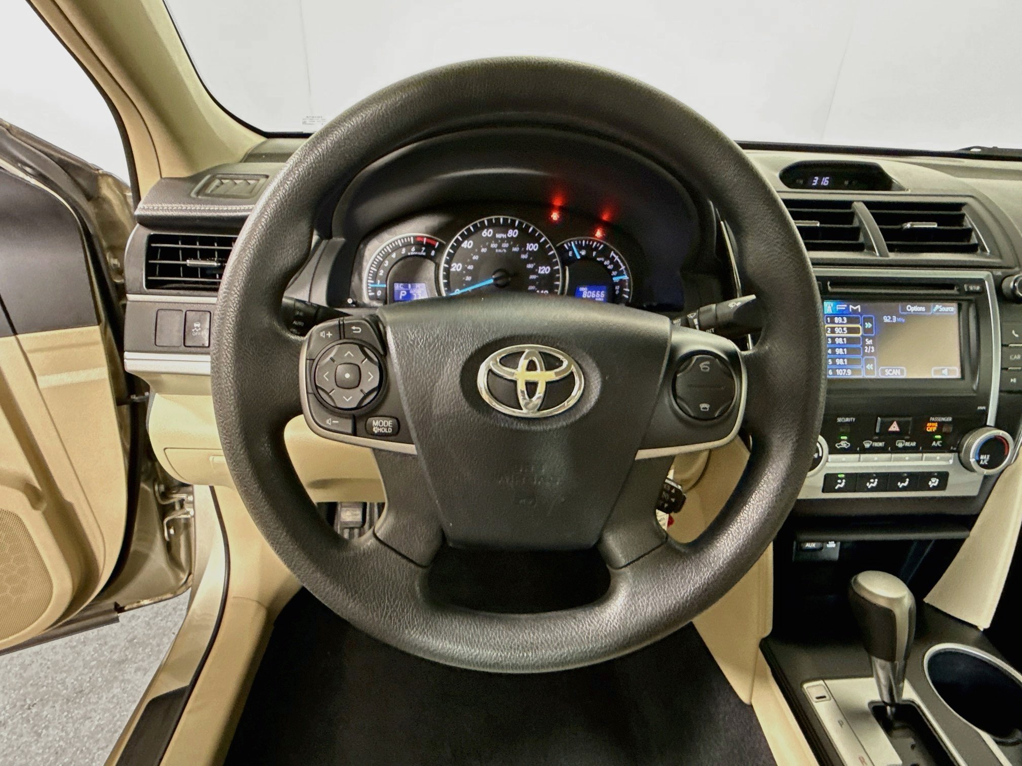 Used 2014 Creme Brulee Mica Toyota LE image 12