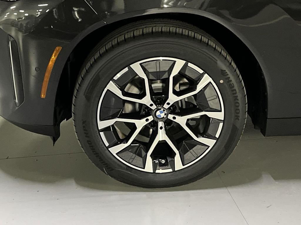 Used 2026 Dark Graphite BMW 30 xDrive image 10