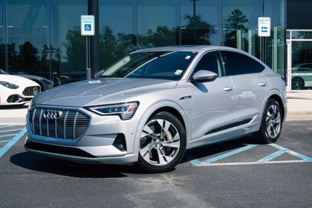 2020 Audi e-tron Sportback 95 kWh Premium Plus's photo