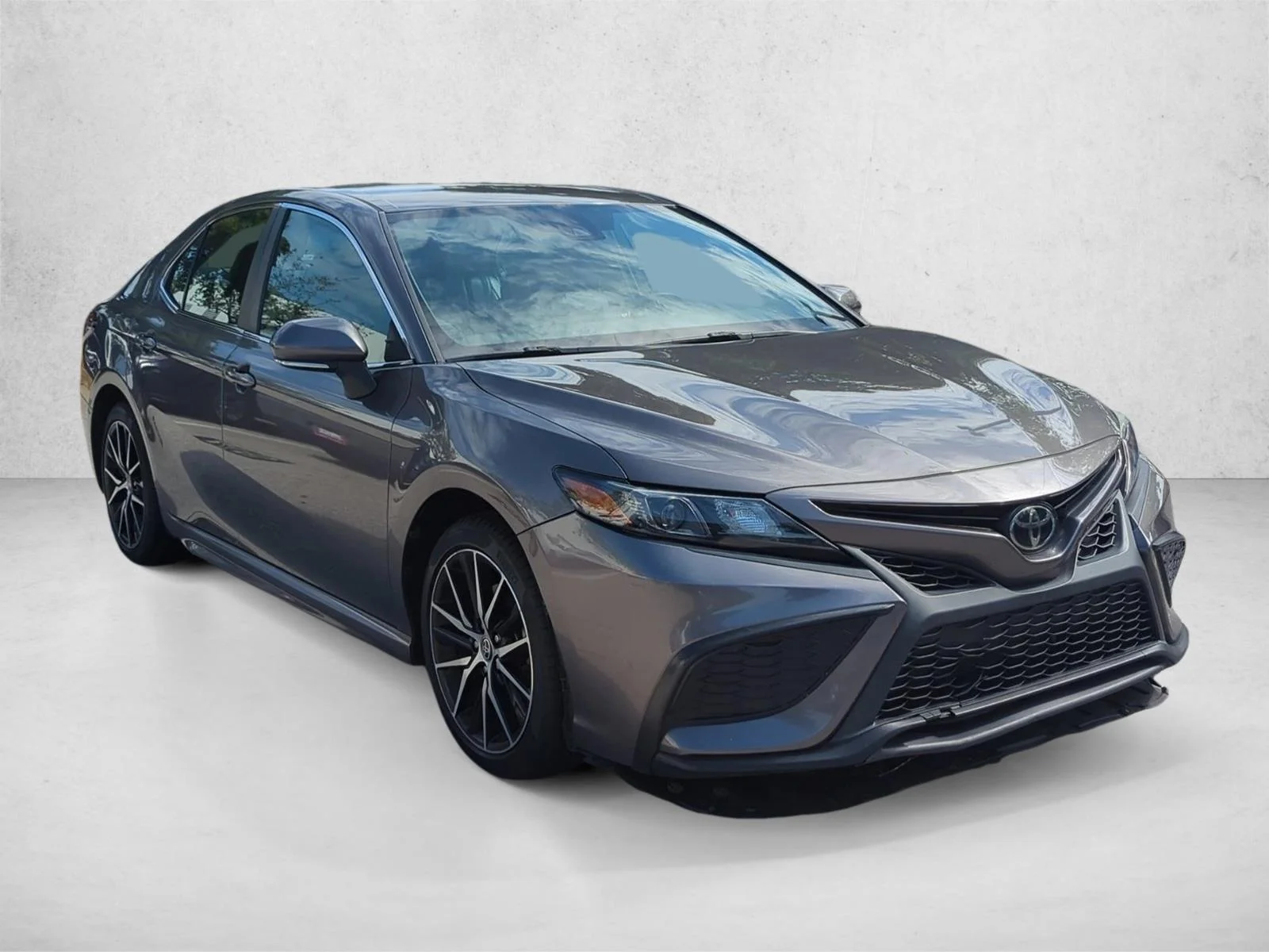Used 2023 Predawn Gray Mica Toyota SE image 3