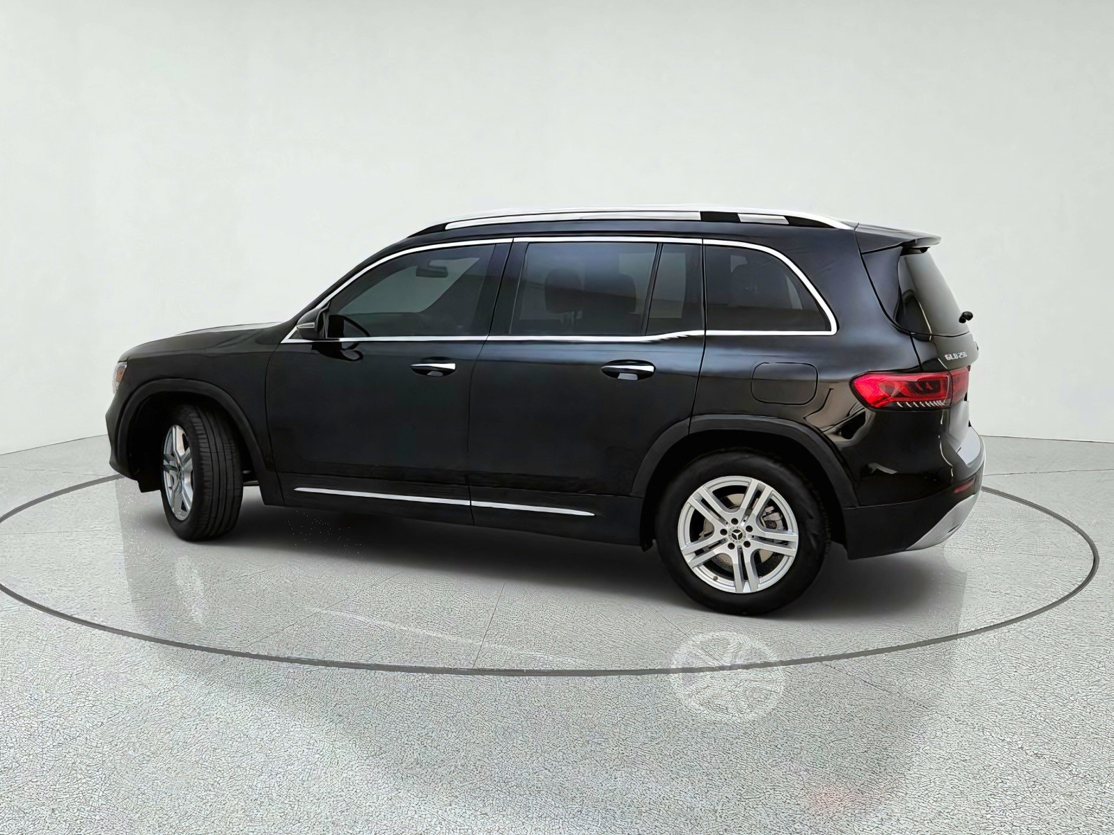 Used 2023 Night Black Mercedes-Benz GLB 250 image 13