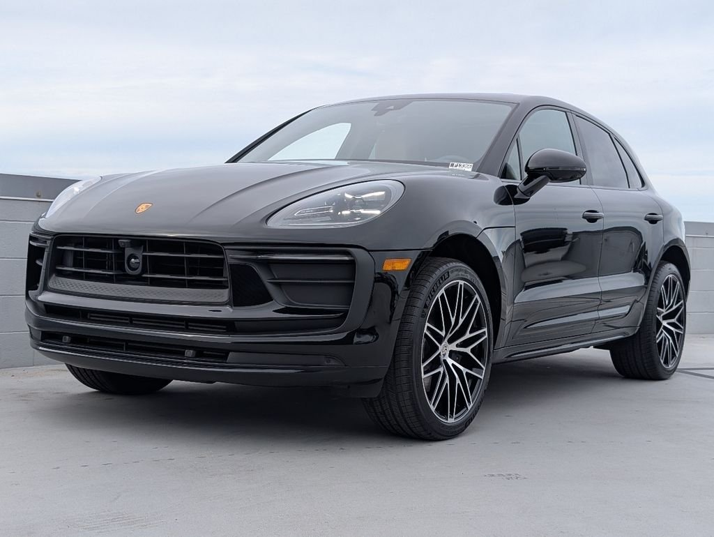 2026 Porsche Macan T - Photo 1