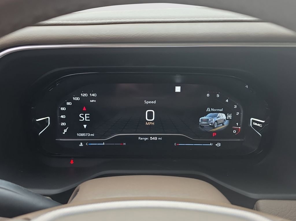 Used 2022 White Frost Tricoat GMC Denali image 10