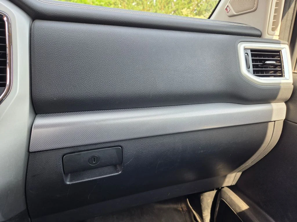 Used 2017 Silver Nissan PRO-4X image 20