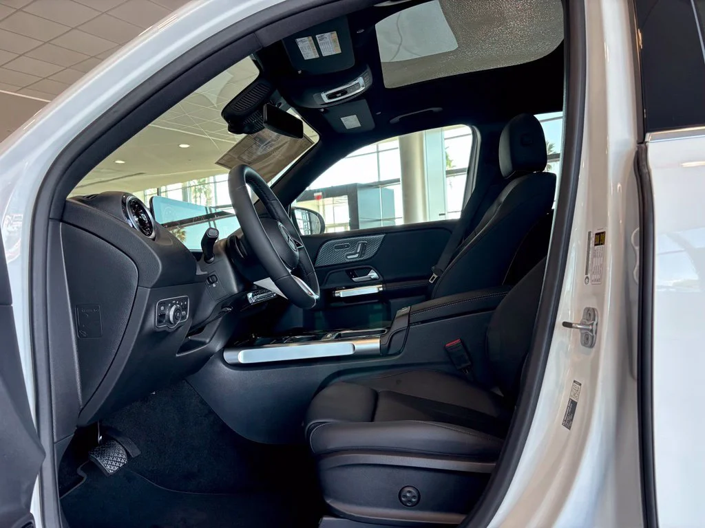 New 2026 White Mercedes-Benz GLB 250 image 8