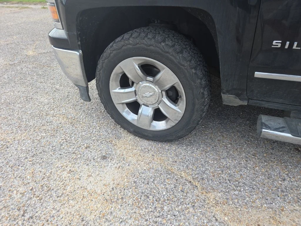 Used 2015 Black Chevrolet LTZ image 18