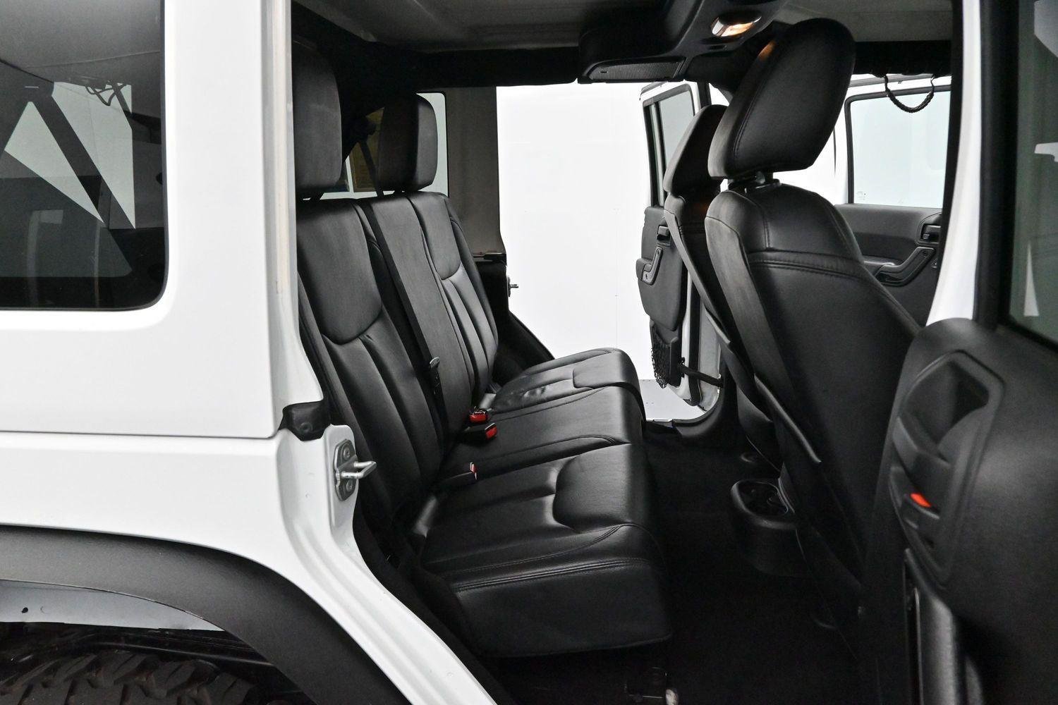 Used 2015 Bright White Clearcoat Jeep Altitude image 27