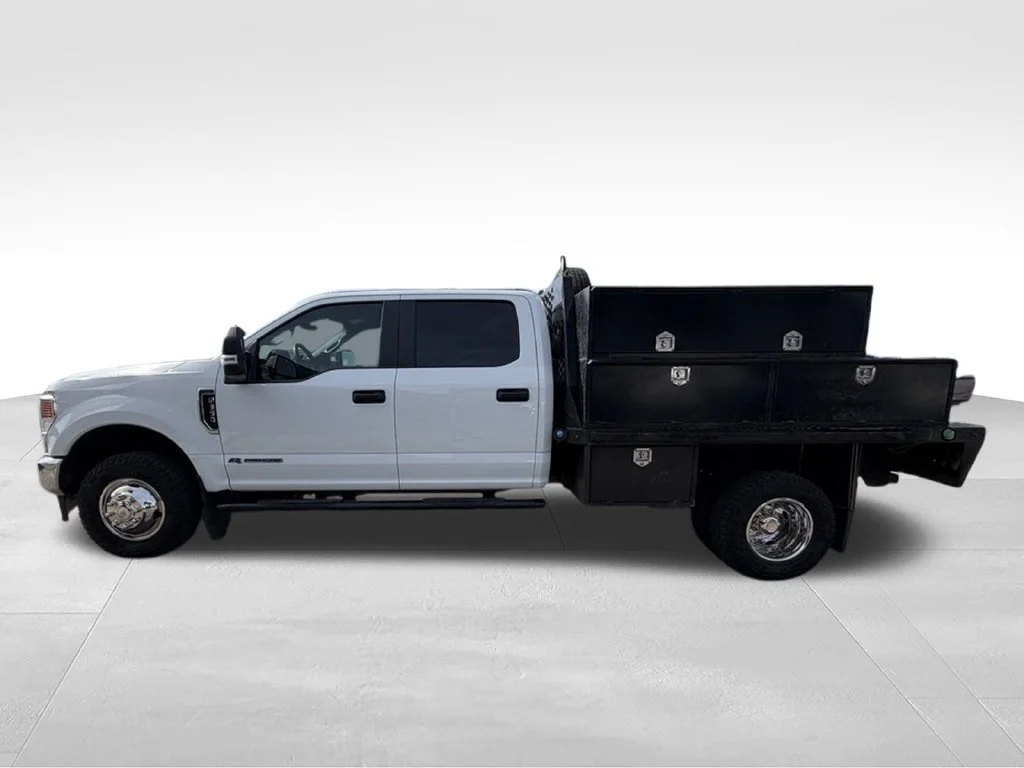 Used 2022 White Ford XL image 2