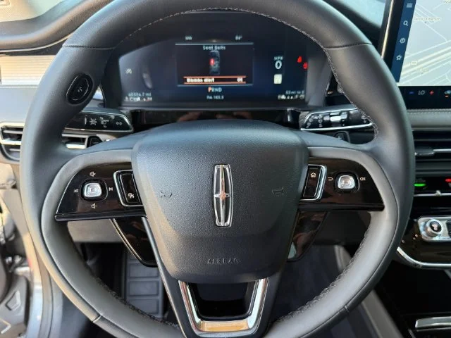 Used 2023 Gray Metallic Lincoln Standard image 15