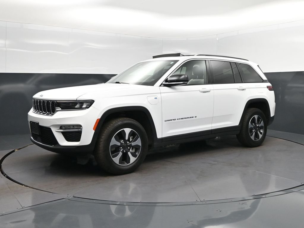 Used 2024 White Jeep 4xe image 3