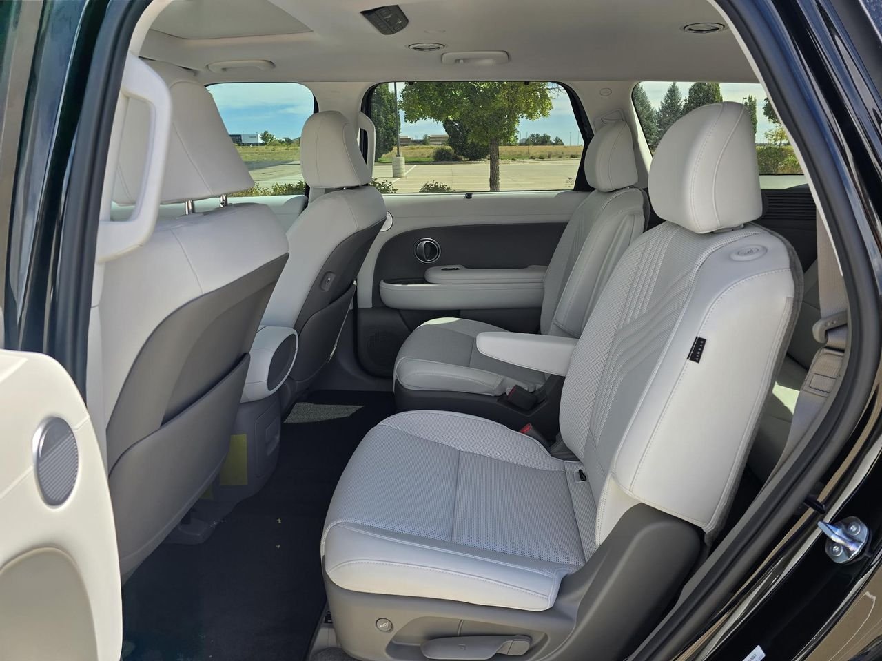 New 2027 Abyss Black Pearl Hyundai SEL Premium 7P image 15