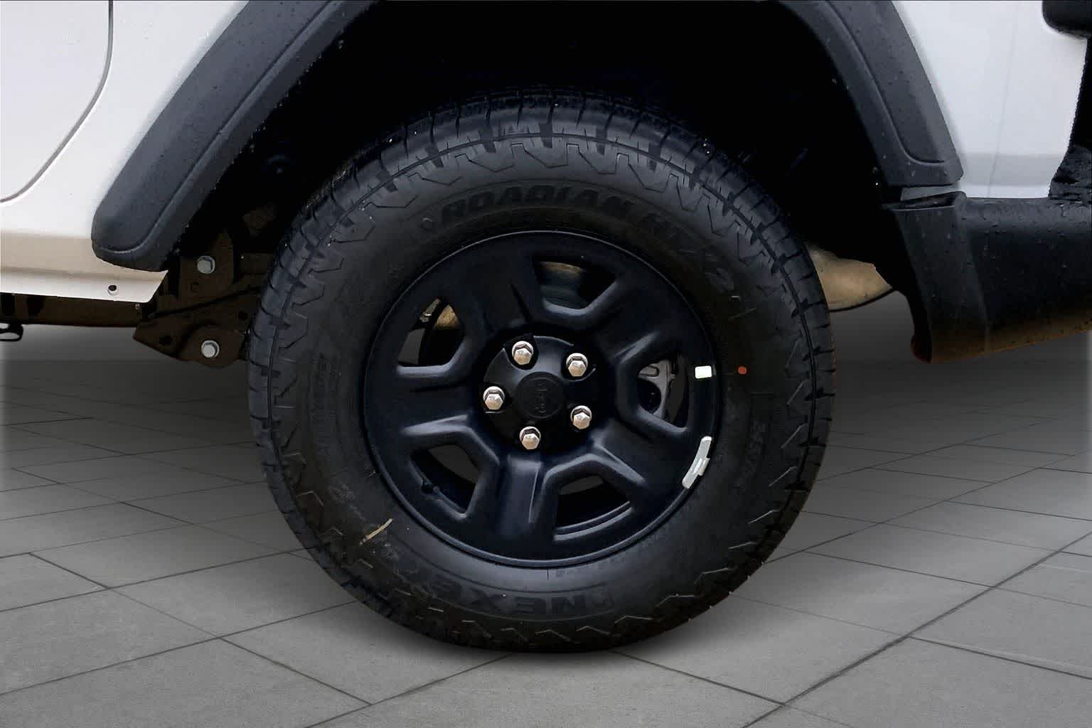 New 2026 Bright White Clear-Coat Exterior Paint Jeep Sport image 11