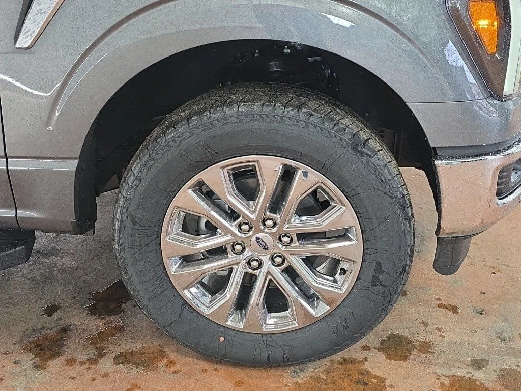 New 2026 Gray Ford Lariat image 9