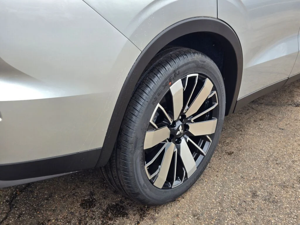2026 Mitsubishi Outlander SE - Photo 9