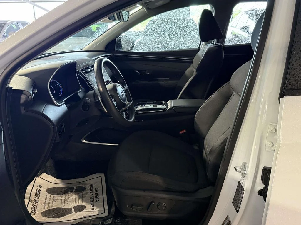 Used 2023 White Hyundai SEL image 13