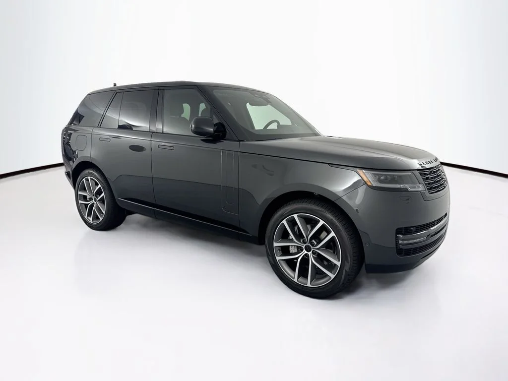 New 2026 Carpathian Grey Land Rover SE image 3