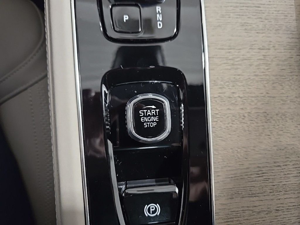 2026 Volvo XC90 Plus - Photo 15