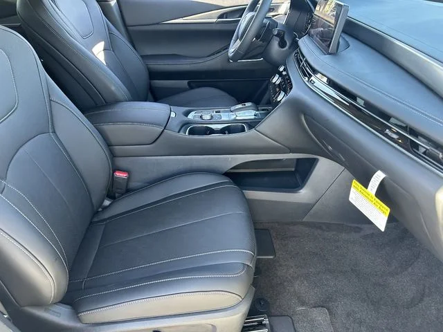 New 2027 RADIANT WHITE INFINITI Luxe FWD image 12