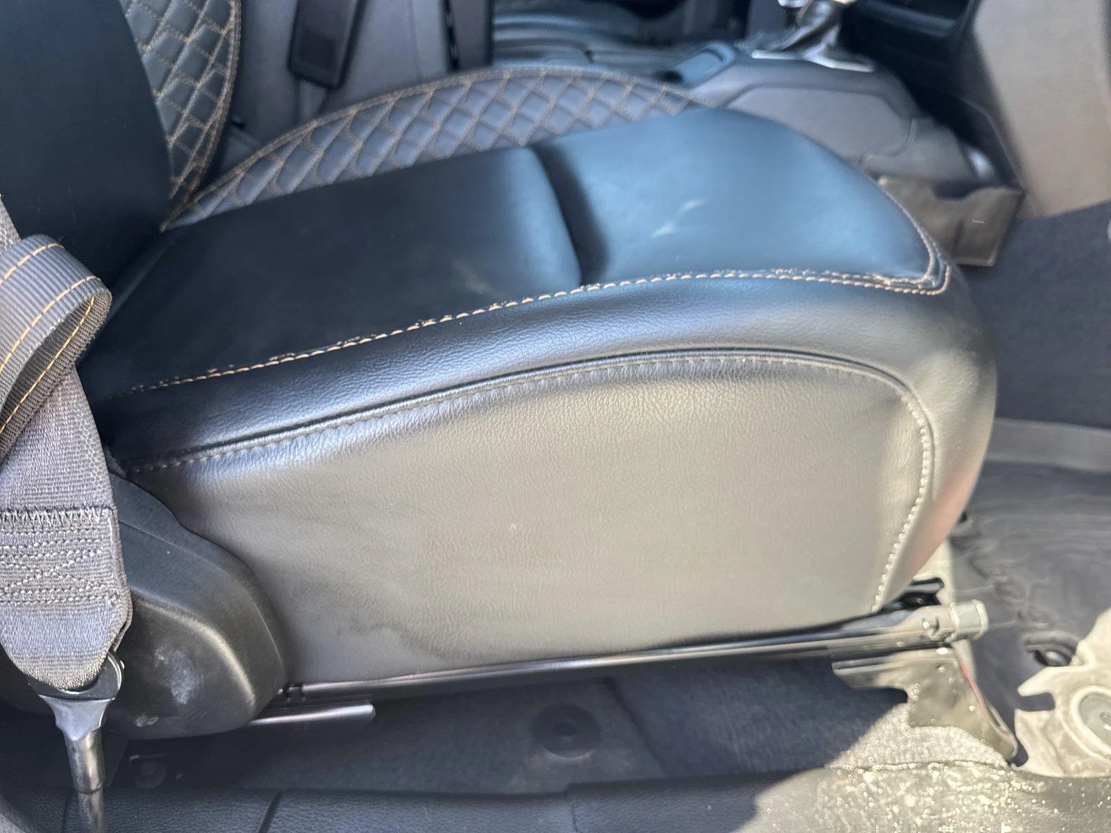 Used 2023 Sting-Gray Clearcoat Jeep High Altitude image 33