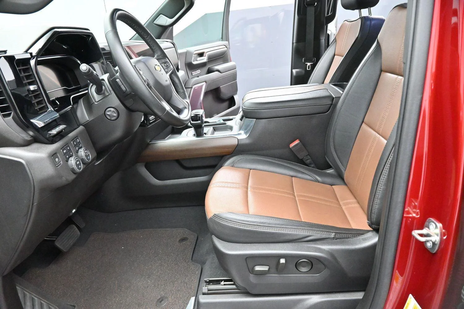 Used 2023 Radiant Red Tintcoat Chevrolet High Country image 13