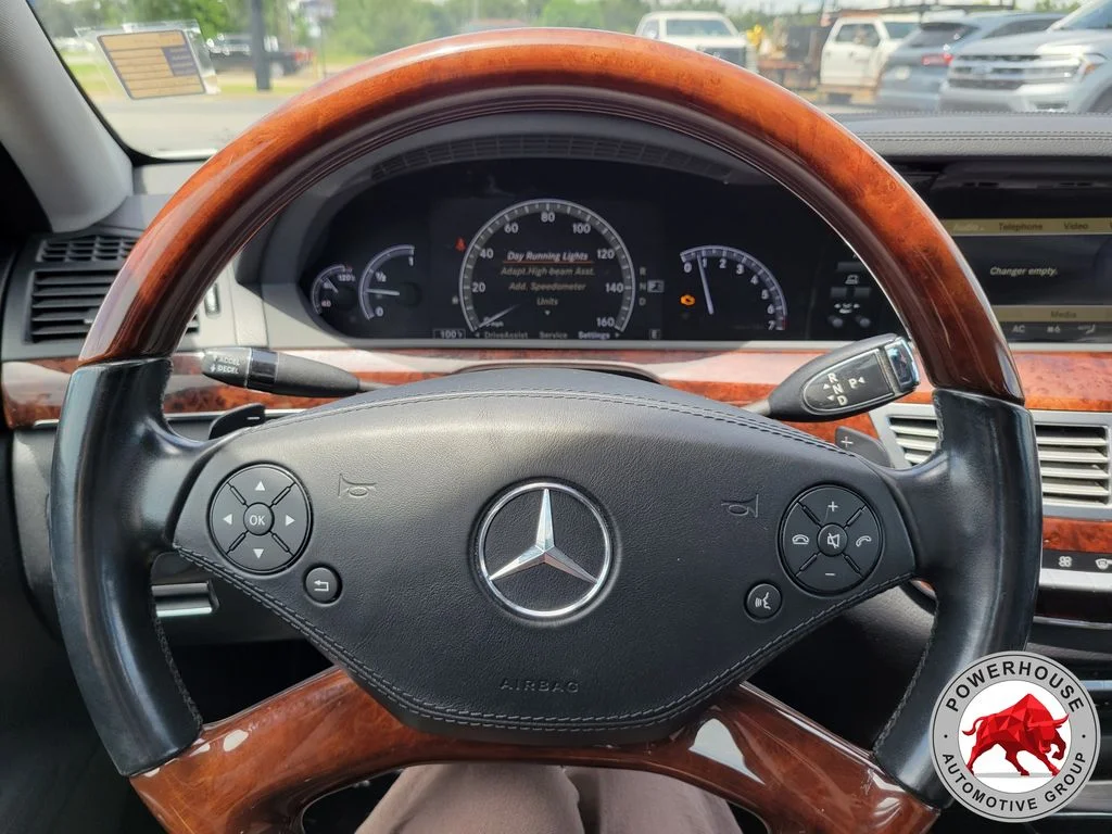 Used 2011 White Mercedes-Benz S 550 image 31