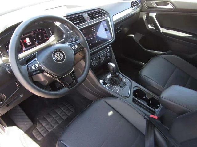 Used 2020 Deep Black Pearl Volkswagen  image 16