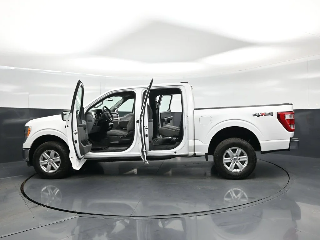 Used 2021 White Ford XL image 28