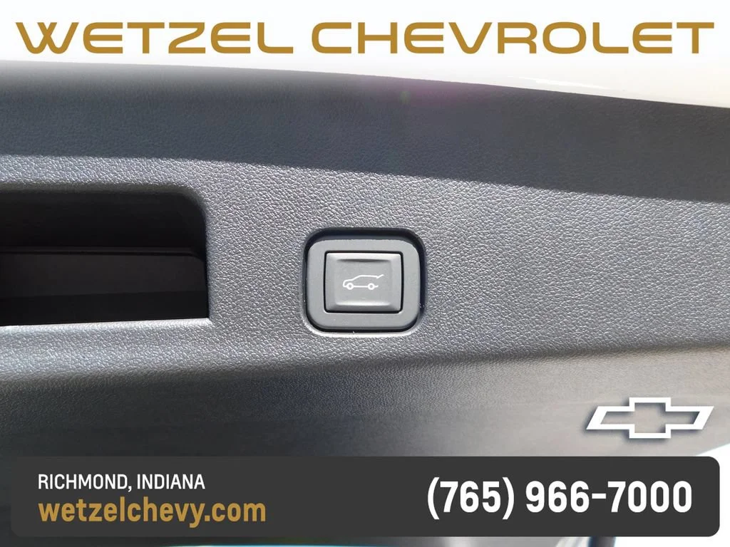 New 2027 Summit White Chevrolet LT image 23