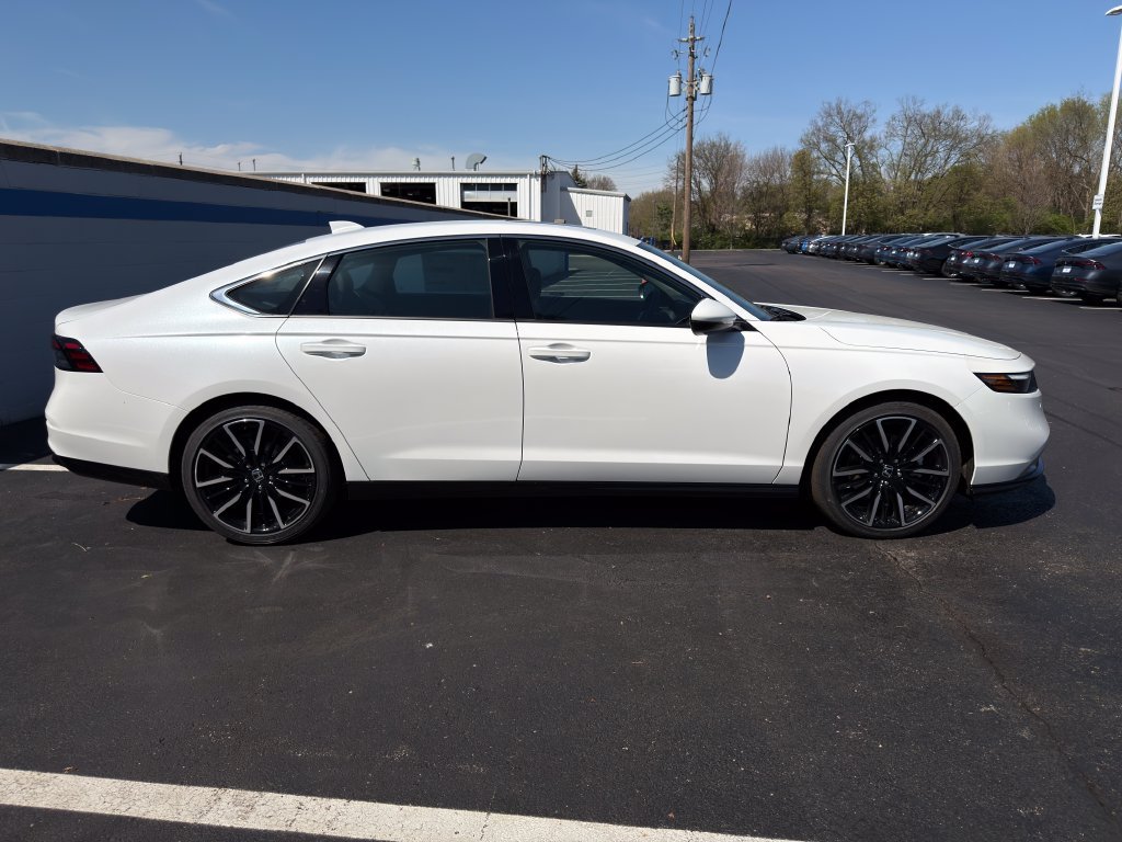 New 2026 Platinum White Pearl Honda Touring image 6