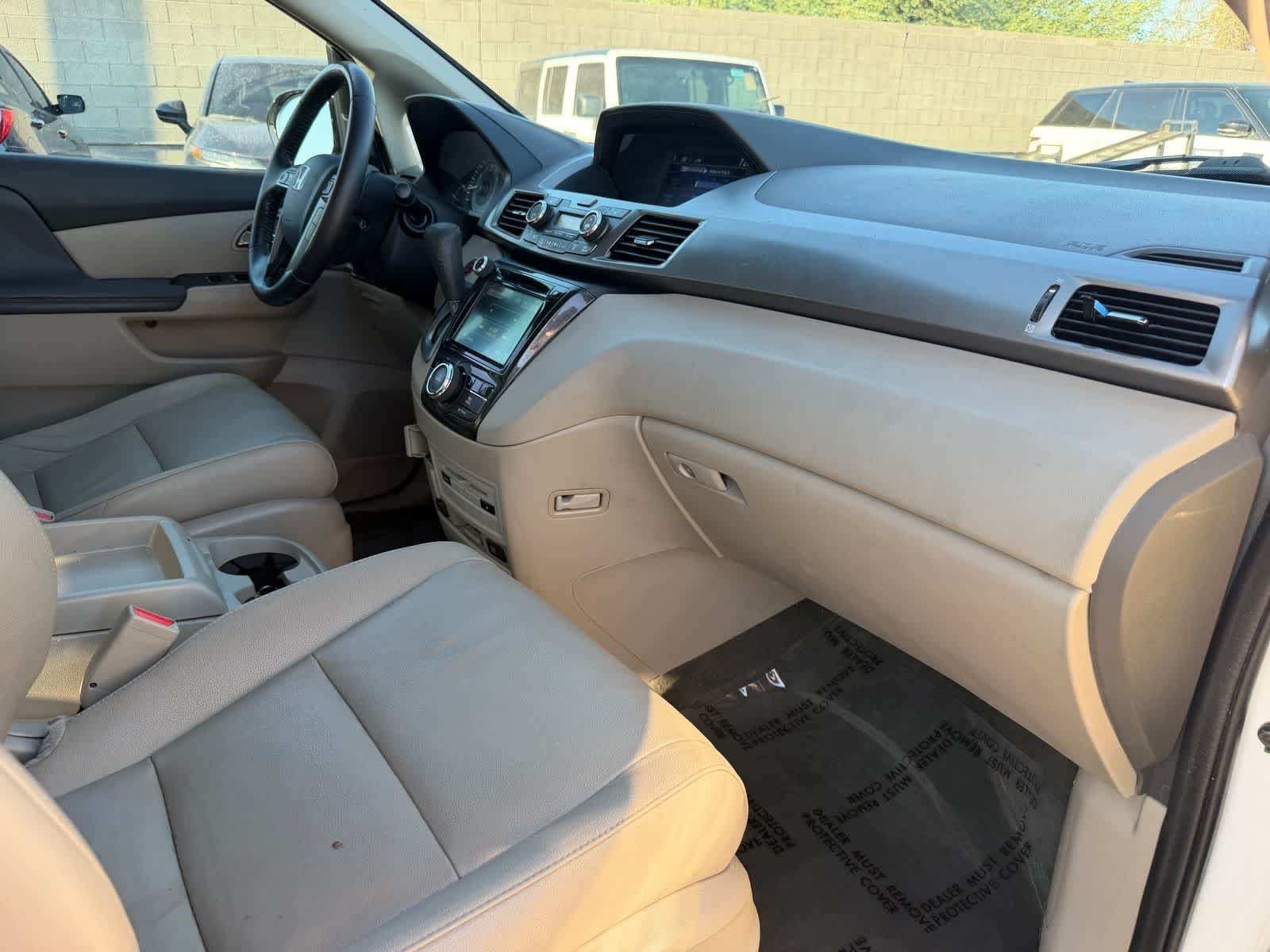 Used 2016 White Honda Touring Elite image 11