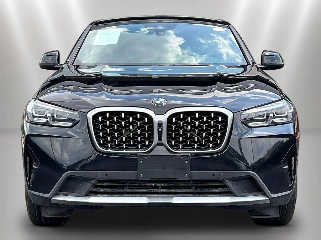 Used 2024 Black Sapphire Metallic BMW xDrive30i image 2