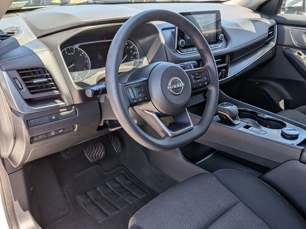Used 2024 White Nissan SV image 26