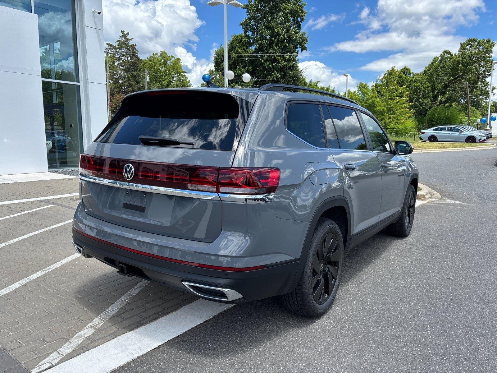 New 2026 pure gray Volkswagen 2.0T SE w/Technology image 5