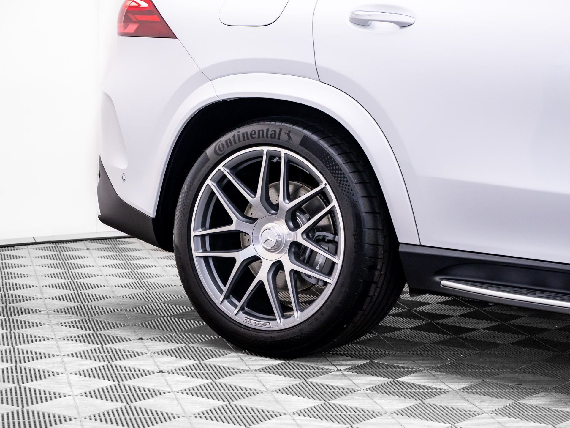 New 2026 White Mercedes-Benz GLE 53 AMG® image 42